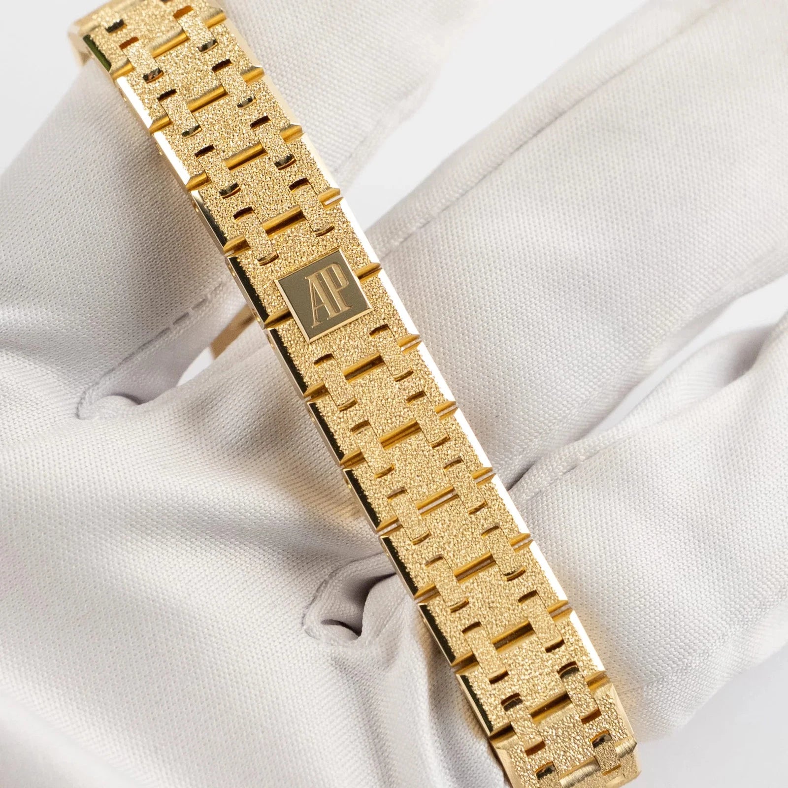 AP Royal Oak Mini "Yellow Gold" 23mm